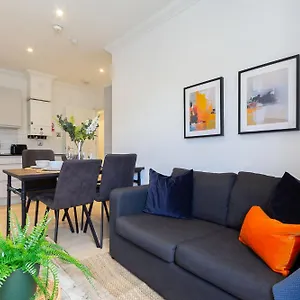Cosy 2 Bedroom - Near & Shops! Brighton